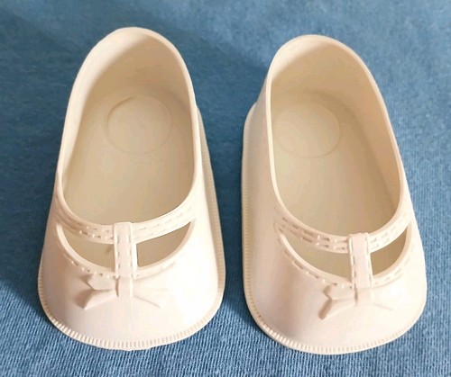 Vintage white rubber doll - ,